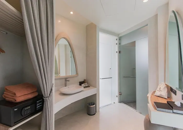 Rachabhura Hotel 5*